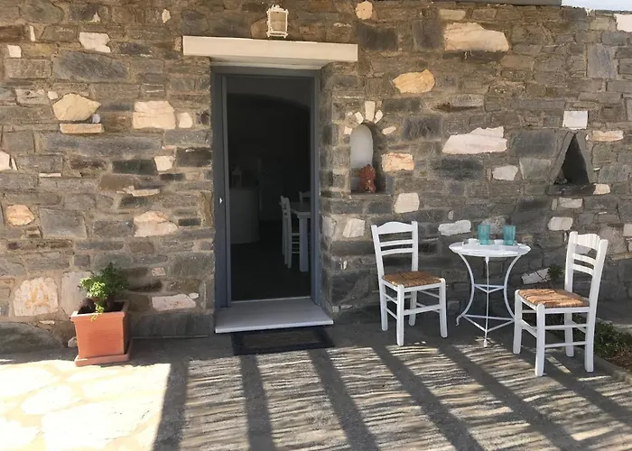 Great Views Cozy For 4 Aspro Chorio